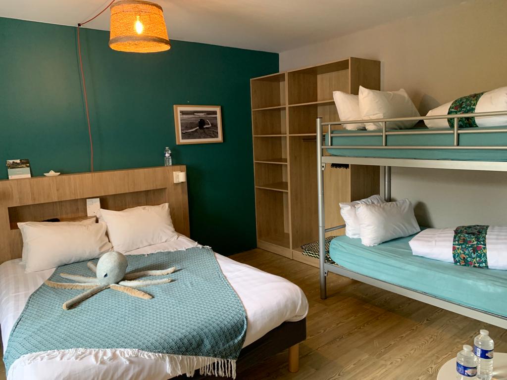 Chambre familiale de l'hôtel Heod, en Bretagne, entre Binic-Etables-sur Mer et Saint-Quay-Portrieux